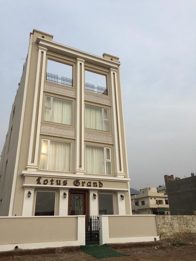 Hotel Lotus Grand Akm Kālka Exterior foto