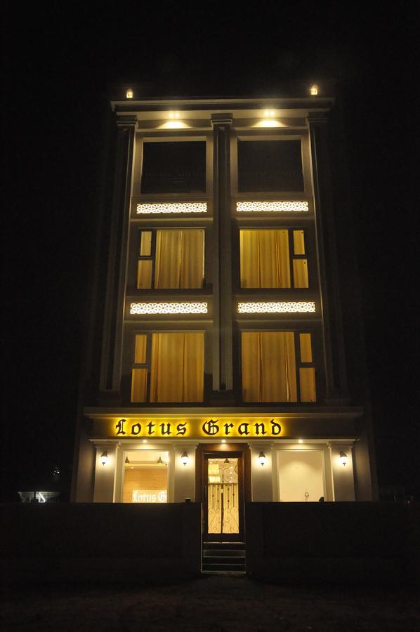 Hotel Lotus Grand Akm Kālka Exterior foto